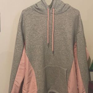 Rarely worn grey/pink pullover hoodie